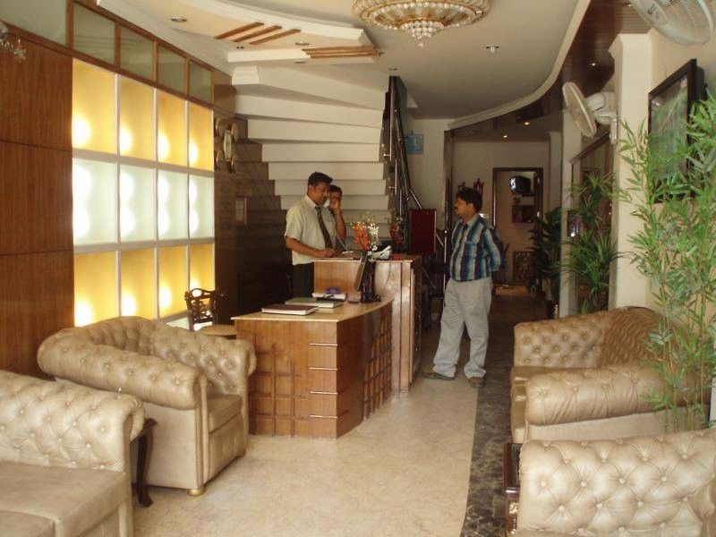 Hotel Tjs Grand Deli Interior foto